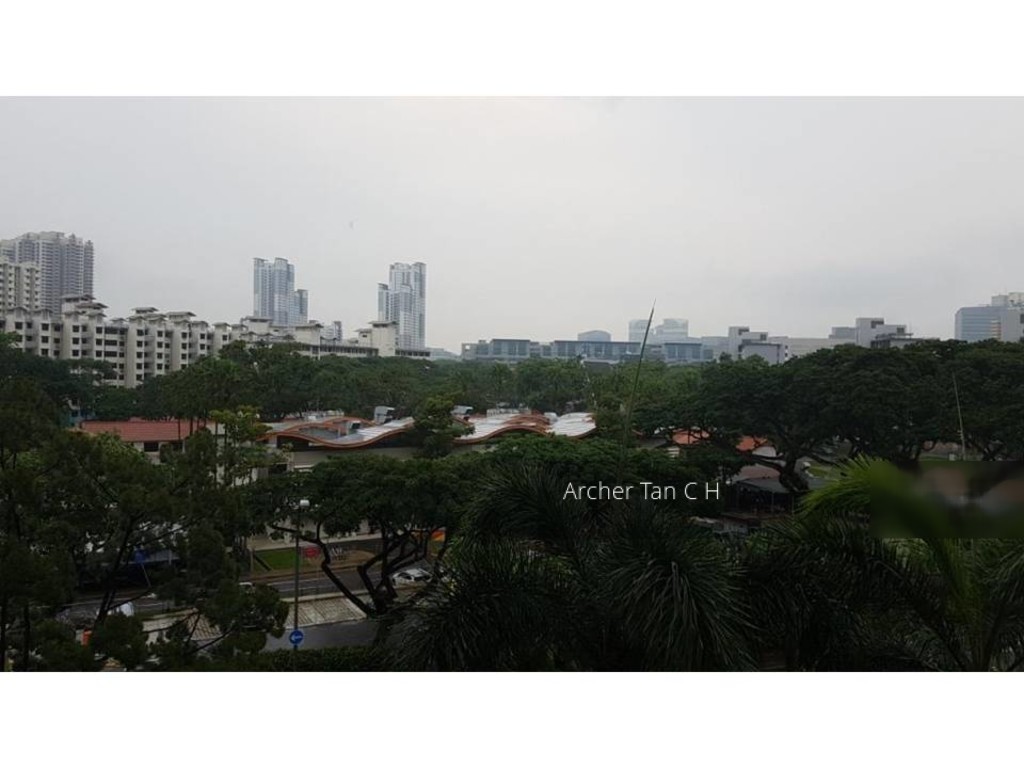 Commonwealth Crescent thumbnail photo